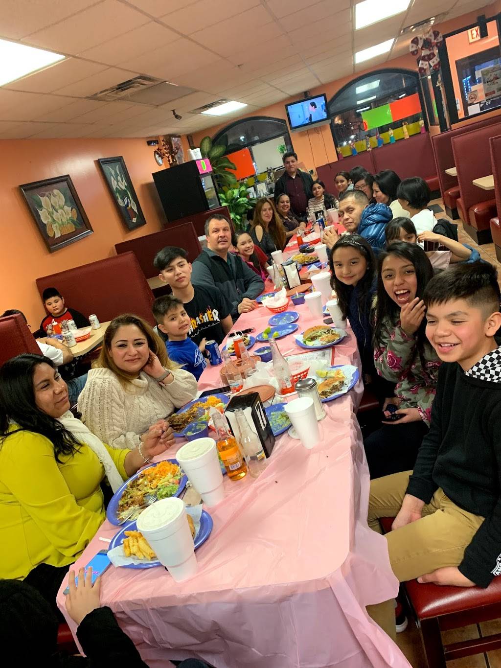 Carnitas Y Tacos Maravatio | restaurant | 4228 W 26th St, Chicago, IL 60623, USA | 7735654365 OR +1 773-565-4365