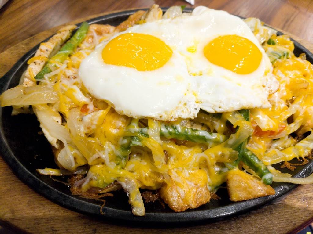 Breeze Bar & Grille | restaurant | 12401 International Dr, Orlando, FL 32821, USA | 4072385000 OR +1 407-238-5000