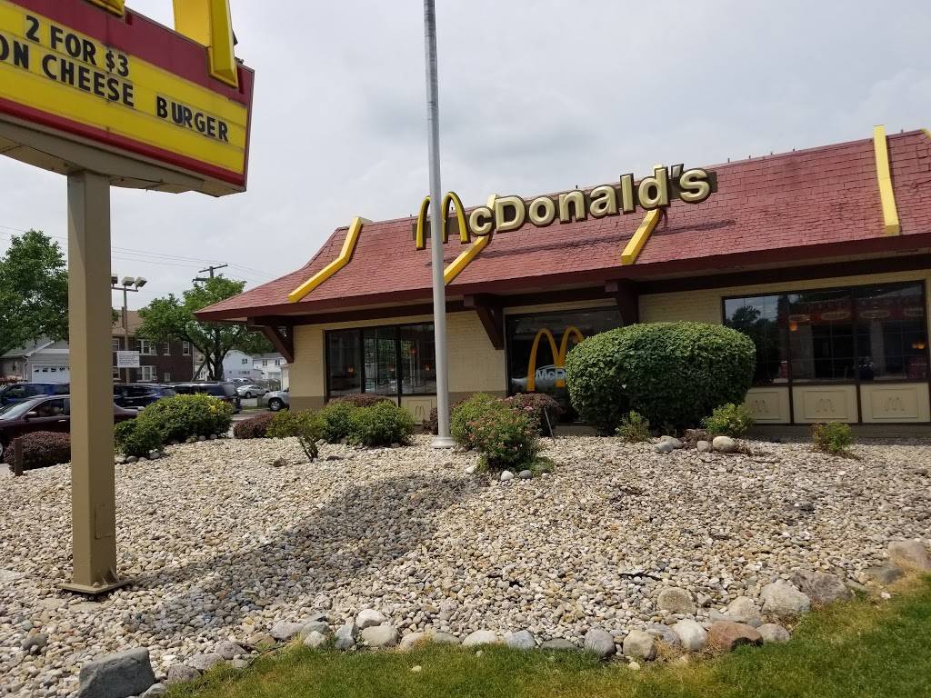McDonalds | cafe | 135 N Main St, Crown Point, IN 46307, USA | 2196638266 OR +1 219-663-8266