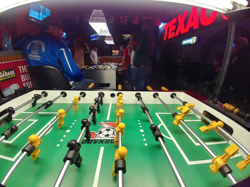 The Garage Sports Bar & Grill | restaurant | 5551 S 48th St, Lincoln, NE 68516, USA | 4024232996 OR +1 402-423-2996