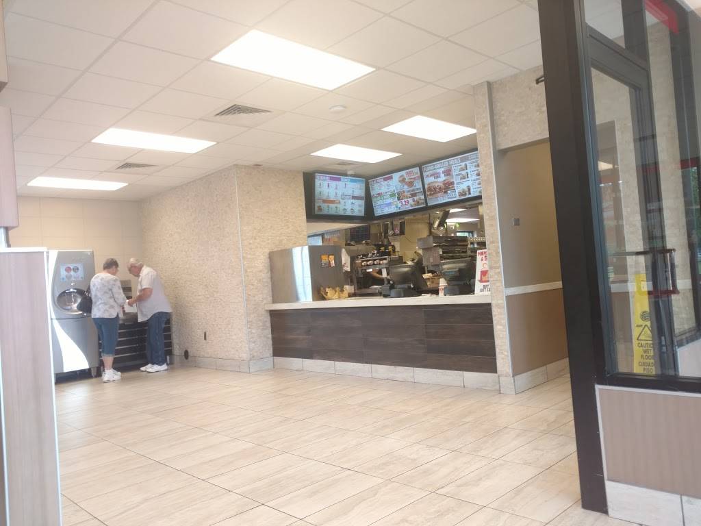 Burger King | restaurant | 1420 N Michigan Ave, Saginaw, MI 48602, USA | 9892668241 OR +1 989-266-8241