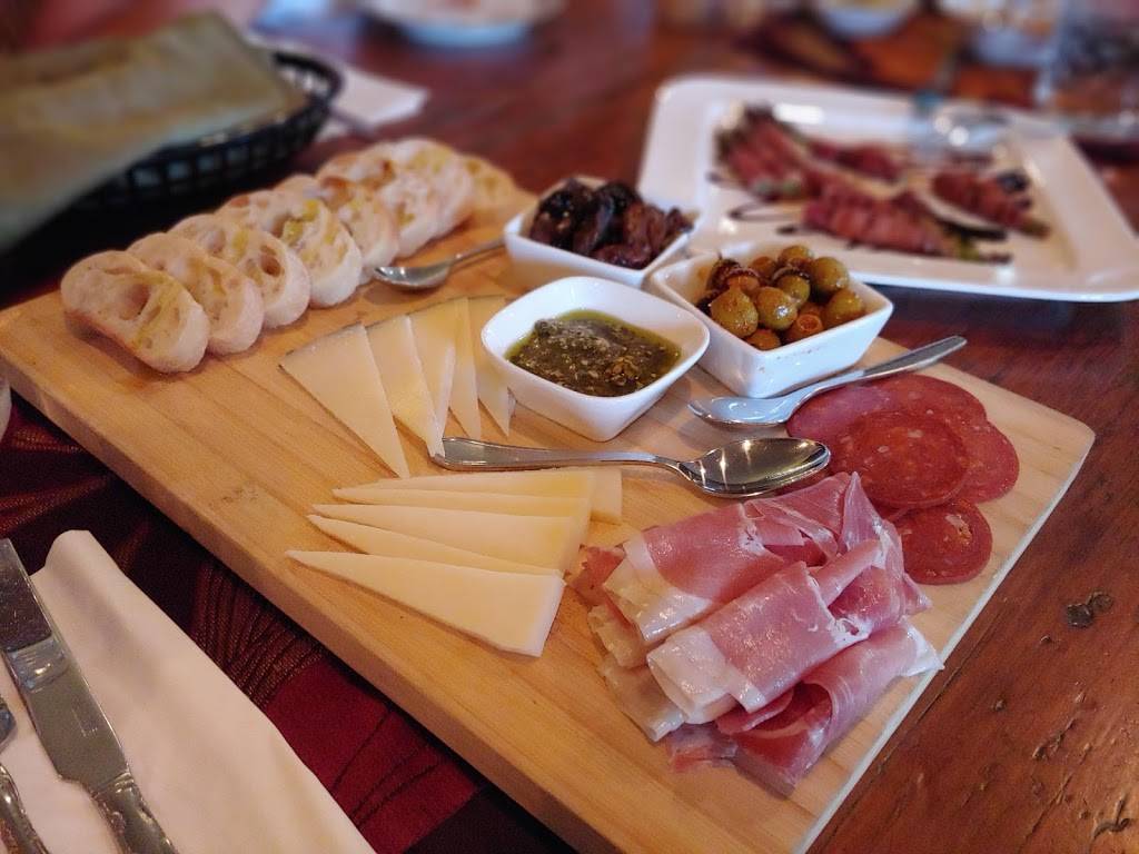 Lobo Iberico Restaurant | restaurant | 17766 Leslie St Building B, Unit 1, Newmarket, ON L3Y 4W4, Canada | 9058689777 OR +1 905-868-9777