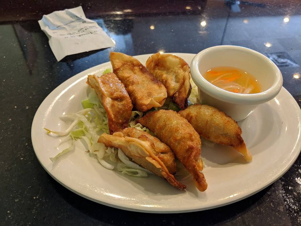 Pho Que Huong | restaurant | 291 E Round Grove Rd, Lewisville, TX 75067, USA | 2144889122 OR +1 214-488-9122