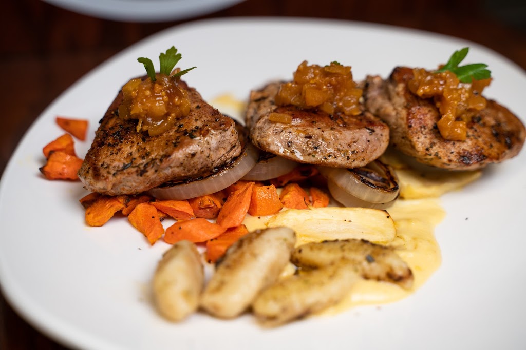 table | restaurant | 575 Cameron Way suite B, North Liberty, IA 52317, USA | 3196652777 OR +1 319-665-2777