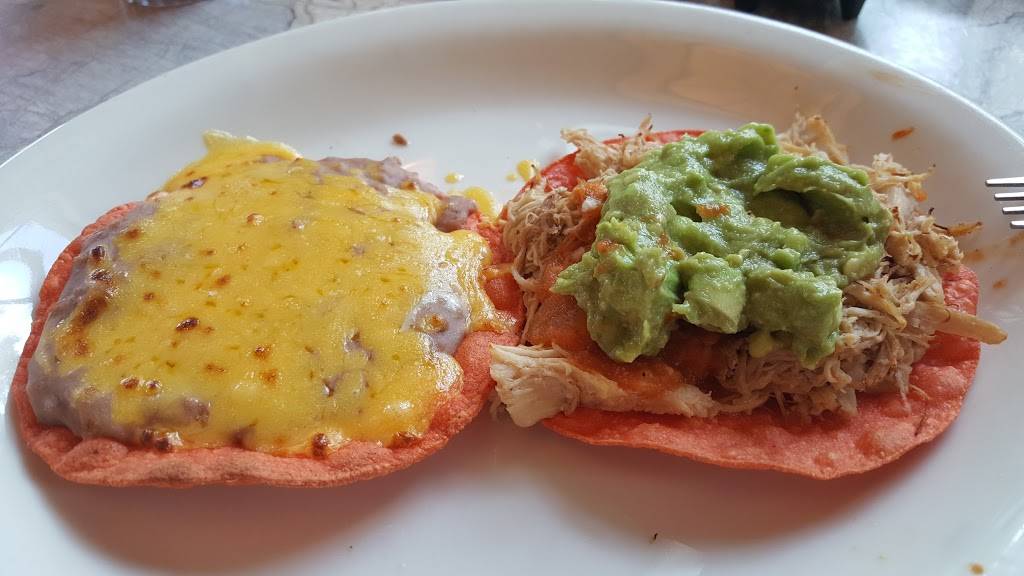 Violas Ventanas | restaurant | 9660 Westover Hills Blvd, San Antonio, TX 78251, USA | 2106849660 OR +1 210-684-9660