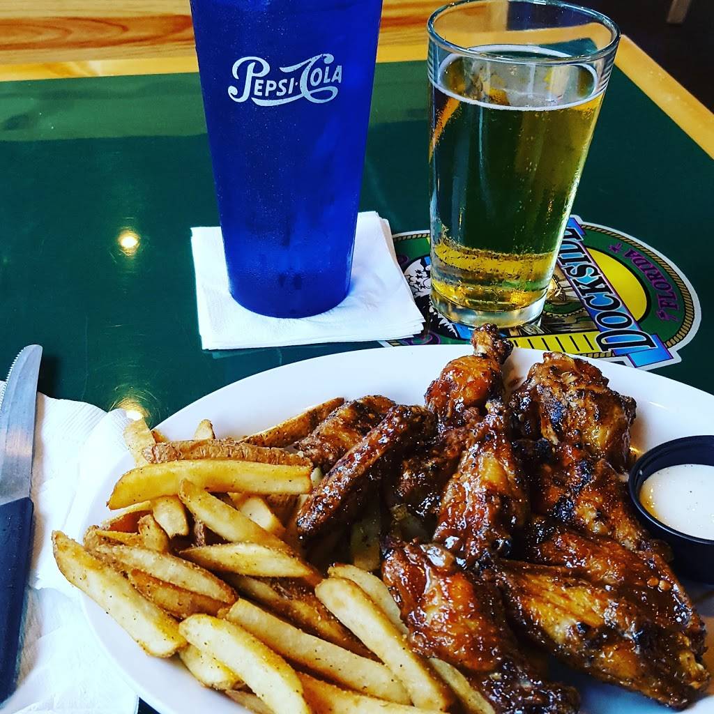 Gators Dockside Melbourne | restaurant | 4200 N Wickham Rd, Melbourne, FL 32935, USA | 3213393375 OR +1 321-339-3375