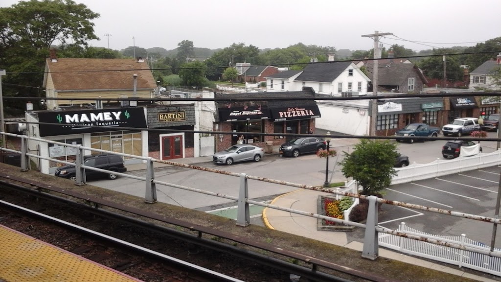 Railroad Bagel Express | bakery | 126 N Carll Ave, Babylon, NY 11702, USA | 6314829777 OR +1 631-482-9777