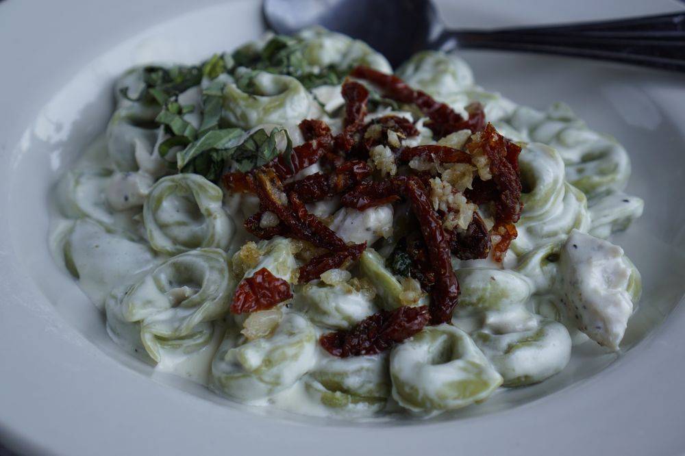 Antonios Pizzeria and Italian Restaurant | meal delivery | 13619 Ventura Blvd, Sherman Oaks, CA 91423, USA | 8187881103 OR +1 818-788-1103