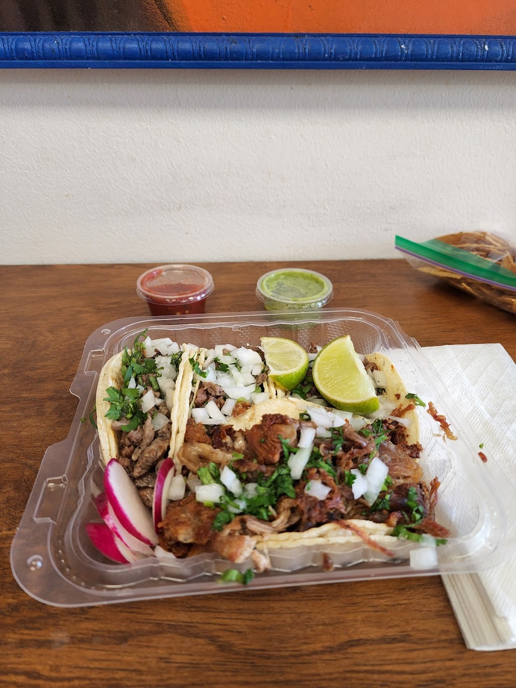 Iguana Azul | restaurant | 6889 Mission St, Daly City, CA 94014, USA | 4153477554 OR +1 415-347-7554