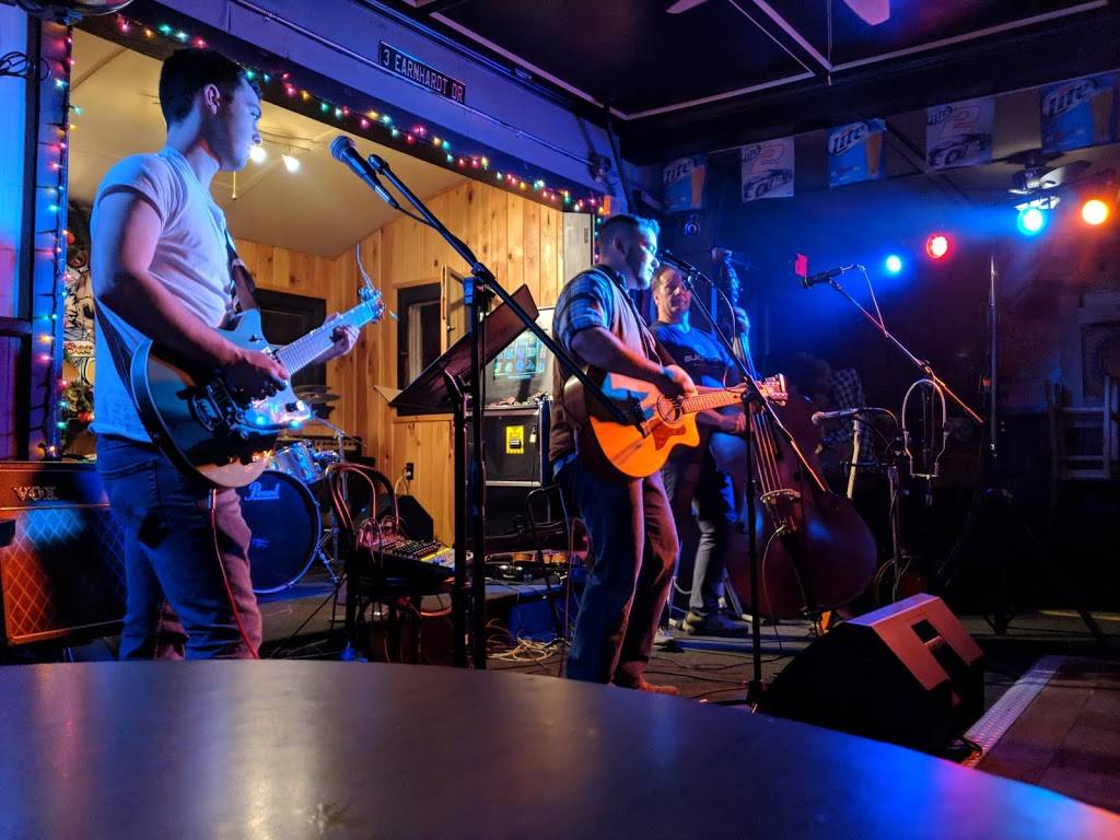 Wheels Bar & Grill | restaurant | 5222 Nuangola Rd, Mountain Top, PA 18707, USA | 5708683114 OR +1 570-868-3114