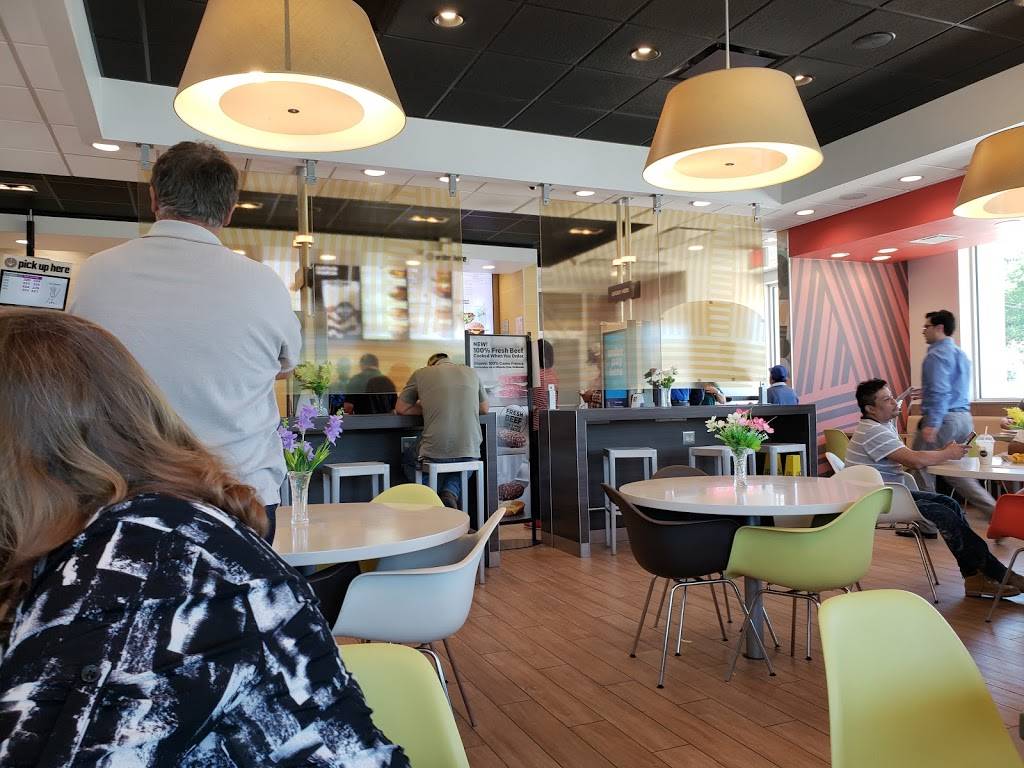 McDonalds | cafe | 8147 Katy Fwy, Houston, TX 77024, USA | 7136881934 OR +1 713-688-1934