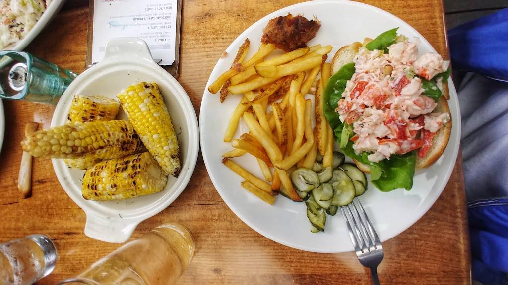 Smoke House | restaurant | 31 Scott Wharf, Newport, RI 02840, USA | 4018489800 OR +1 401-848-9800