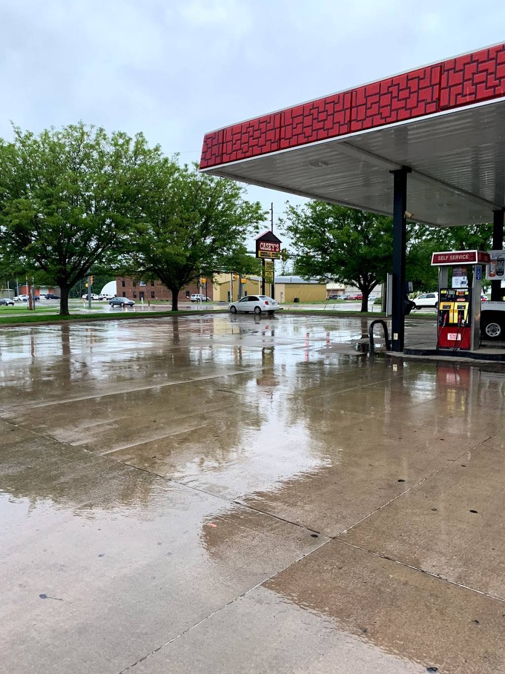 Caseys | meal takeaway | 500 N Ohio St, Salina, KS 67401, USA | 7858262566 OR +1 785-826-2566