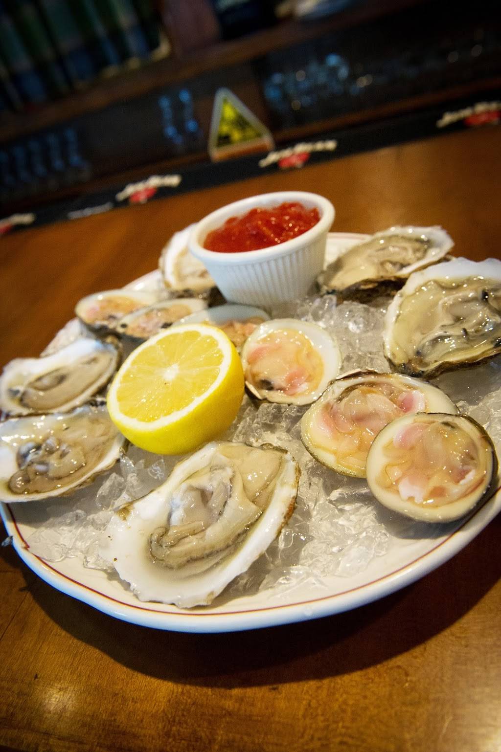 Coach Grill & Tavern | restaurant | 22 Pine Hollow Rd, Oyster Bay, NY 11771, USA | 5166240900 OR +1 516-624-0900