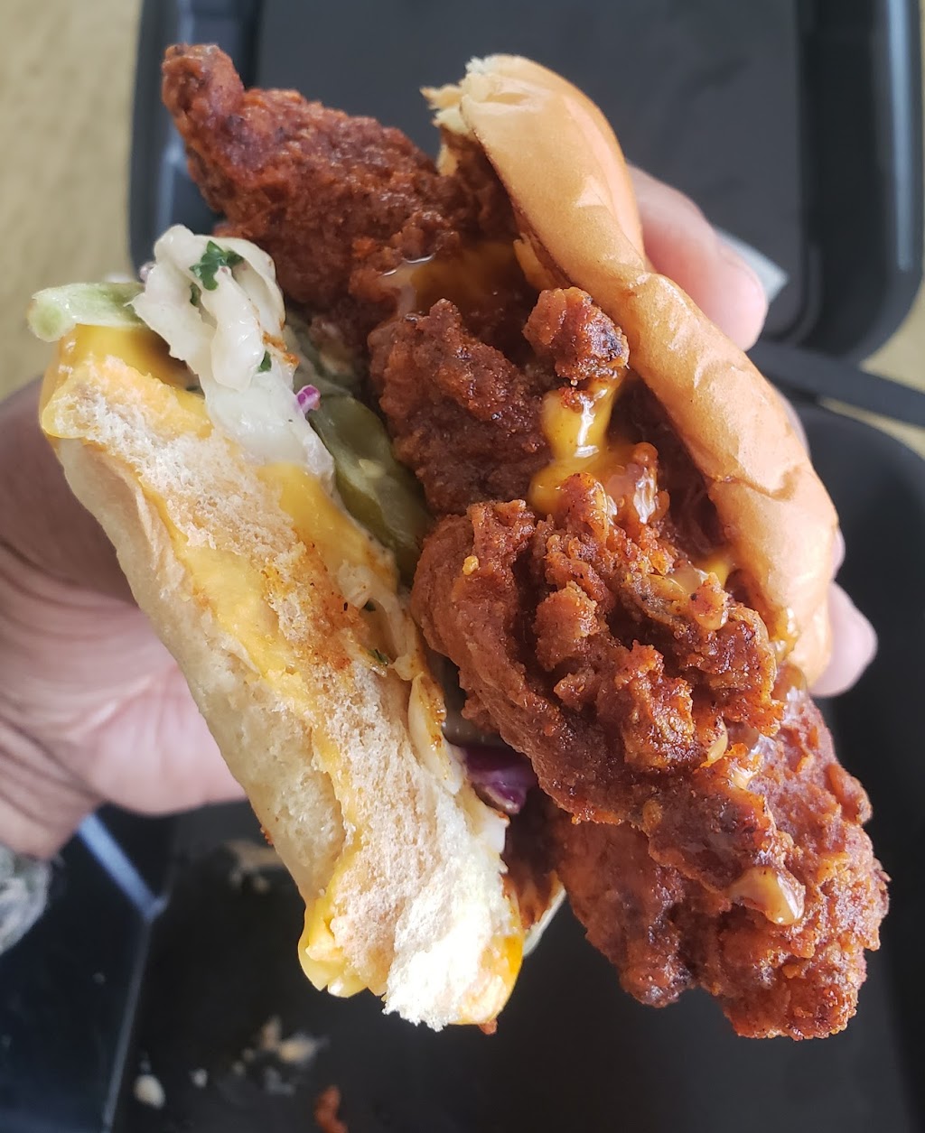 Daves Hot Chicken | restaurant | 556 E 1st St, Tustin, CA 92780, USA | 7148810700 OR +1 714-881-0700