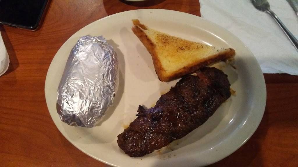 DJs Steakhouse | restaurant | 836 Bypass Rd, Winchester, KY 40391, USA | 8597379513 OR +1 859-737-9513