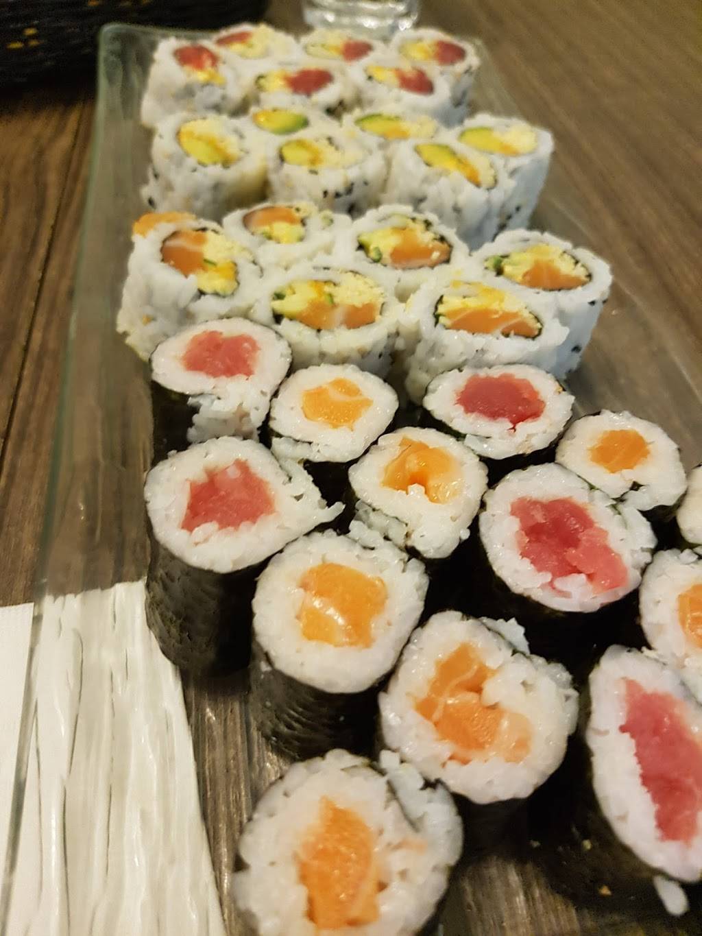 Sushi Rock | meal delivery | 2359 Yonge St, Toronto, ON M4P 2C8, Canada | 4164833888 OR +1 416-483-3888