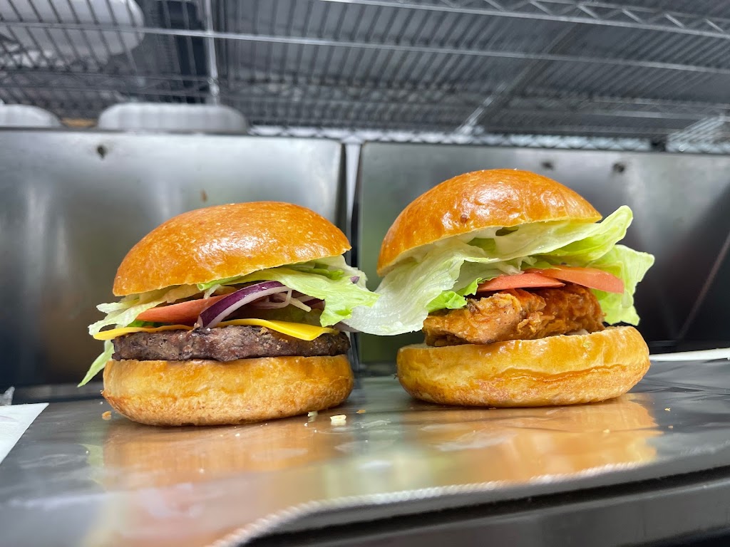 Zabiha Burger & Fries | restaurant | 44-03 Kissena Blvd, Queens, NY 11355, USA | 7187990805 OR +1 718-799-0805