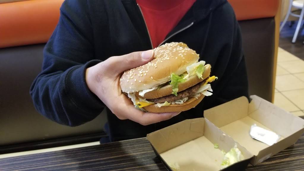 McDonalds | cafe | 2627 Jackson St, Paducah, KY 42001, USA | 2704421833 OR +1 270-442-1833