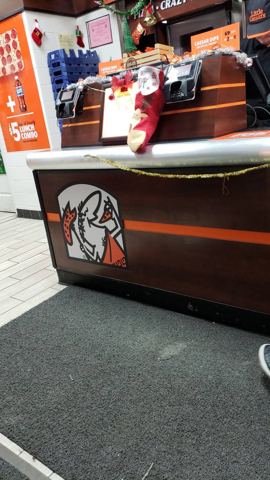 Little Caesars Pizza | meal takeaway | 1702 US-181, Portland, TX 78374, USA | 3616435571 OR +1 361-643-5571