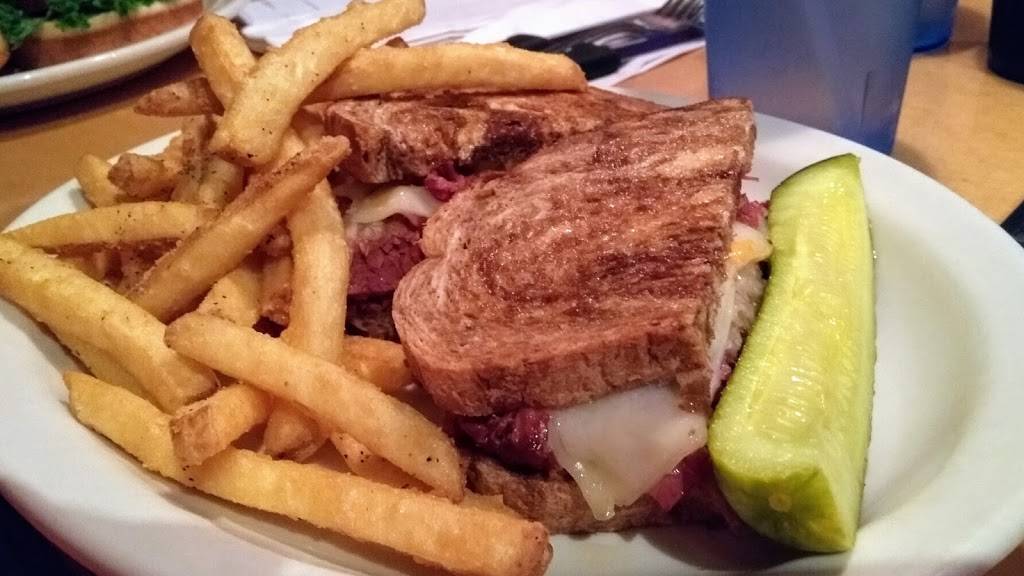 Sebago Brewing Company | restaurant | 211 Fore St, Portland, ME 04101, USA | 2077752337 OR +1 207-775-2337