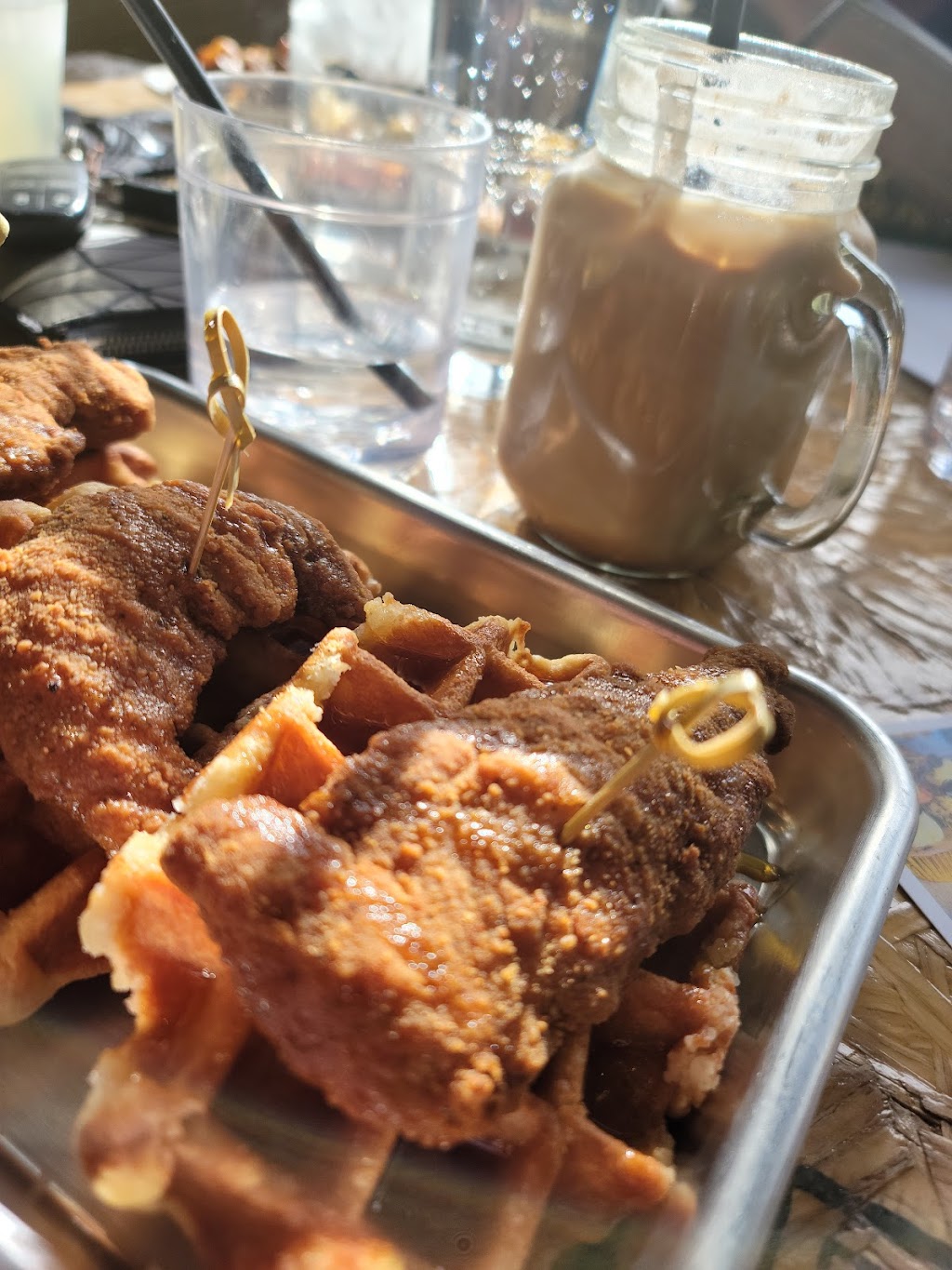 Latté Lounge + HG Eatery | restaurant | 2617 Washington Ave Suite A, St. Louis, MO 63103, USA | 3148333087 OR +1 314-833-3087