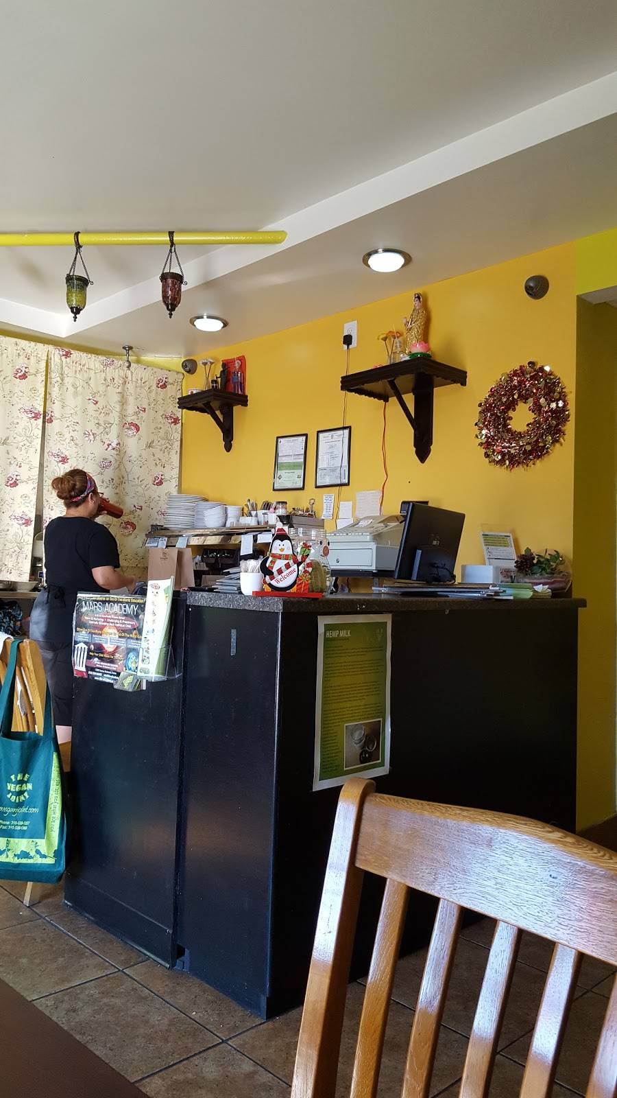 The Vegan Joint (Woodland Hills) | restaurant | 20855 Ventura Blvd #3, Woodland Hills, CA 91364, USA | 8188846383 OR +1 818-884-6383