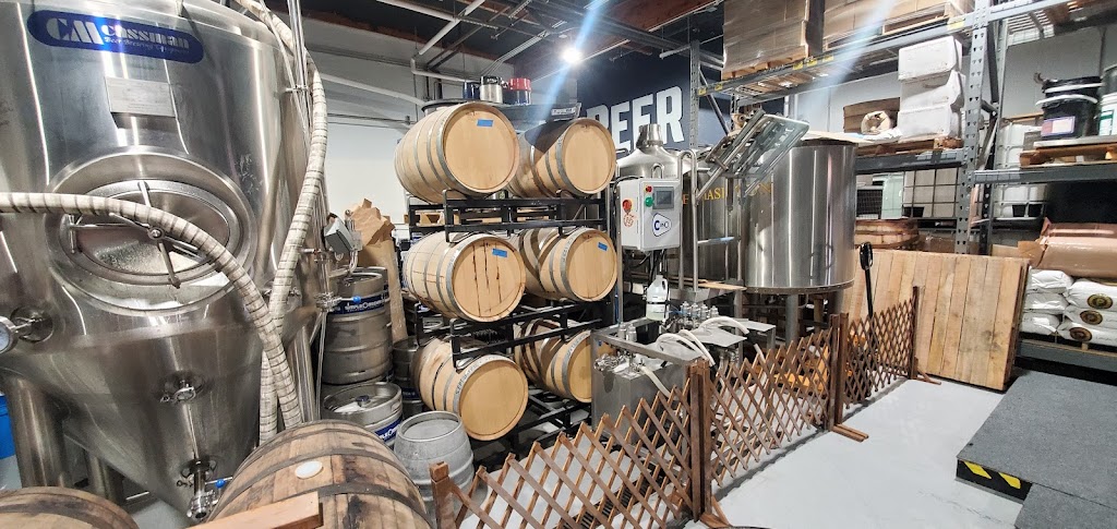 Simple Machine Brewing Company | restaurant | 701 W Deer Valley Rd STE 1, Phoenix, AZ 85027, USA | 6234699199 OR +1 623-469-9199