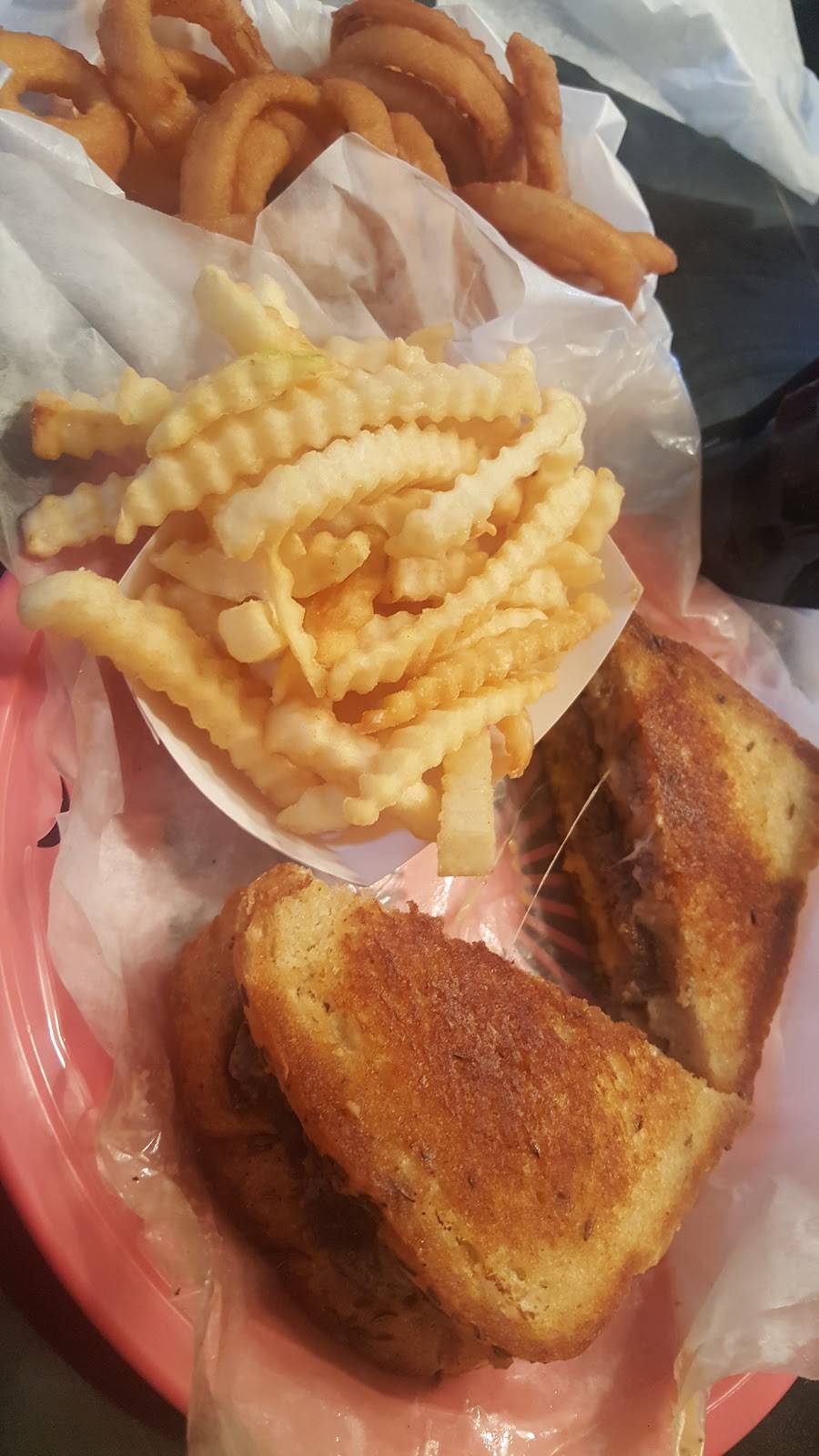 Wagners Drive-In | restaurant | 7000 W Broadway Ave, Brooklyn Park, MN 55428, USA | 7635338262 OR +1 763-533-8262