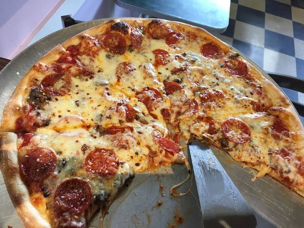 Rays Pizza | meal delivery | 118 Crescent St, Fort Myers Beach, FL 33931, USA | 2397657437 OR +1 239-765-7437