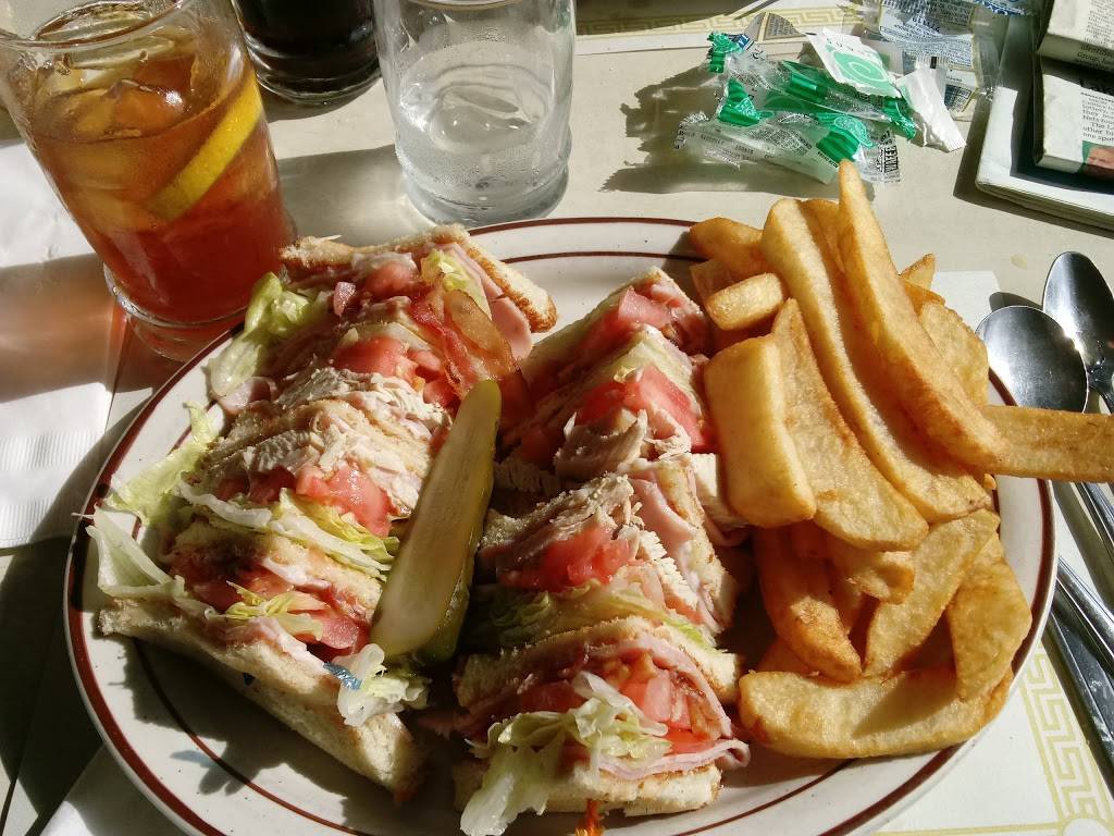 Family Restaurant | restaurant | 902 W Kimberly Rd, Davenport, IA 52806, USA | 5633861004 OR +1 563-386-1004