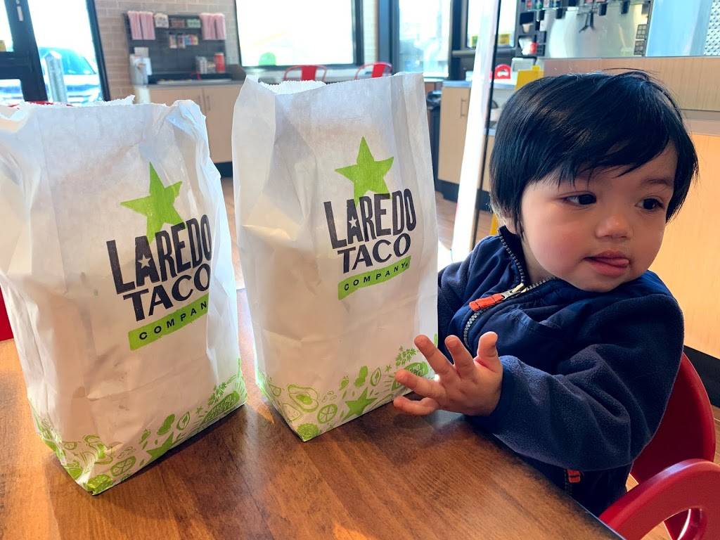 Laredo Taco Company | restaurant | 1805 Sylvan Ave, Dallas, TX 75208, USA | 2145072627 OR +1 214-507-2627