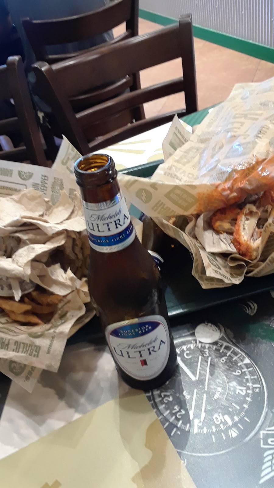 Wingstop | restaurant | 4400 North Fwy, Houston, TX 77022, USA | 7139369464 OR +1 713-936-9464