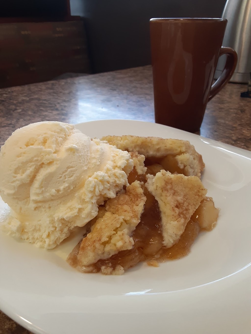 SF 12th Fryn Pan Family Restaurant | restaurant | 1720 W 12th St, Sioux Falls, SD 57104, USA | 6053367159 OR +1 605-336-7159