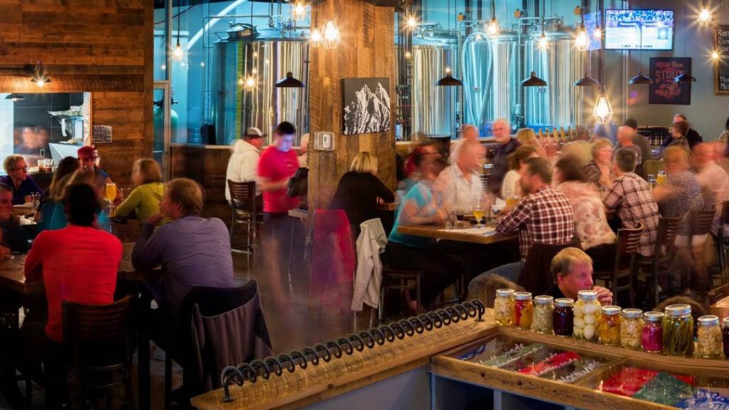 Northwinds Brewhouse & Kitchen | restaurant | 499 First St, Collingwood, ON L9Y 1B9, Canada | 7052936666 OR +1 705-293-6666