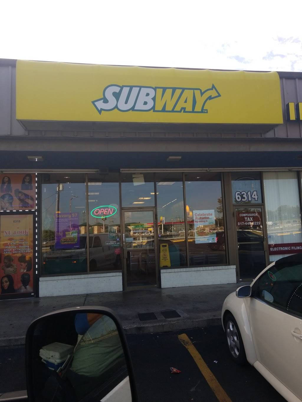 Subway Restaurants | restaurant | 6316 Meadowbrook Dr, Fort Worth, TX 76112, USA | 8174574550 OR +1 817-457-4550