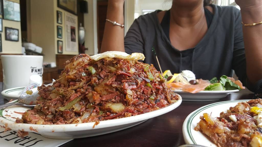 Famous 4th Street Delicatessen | restaurant | 700 S 4th St, Philadelphia, PA 19147, USA | 2159223274 OR +1 215-922-3274