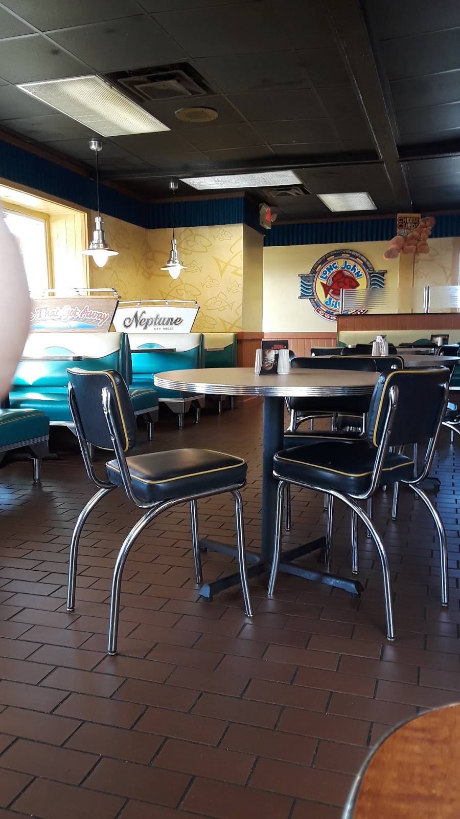 Long John Silvers | restaurant | 1711 Boulevard, Colonial Heights, VA 23834, USA | 8045204855 OR +1 804-520-4855