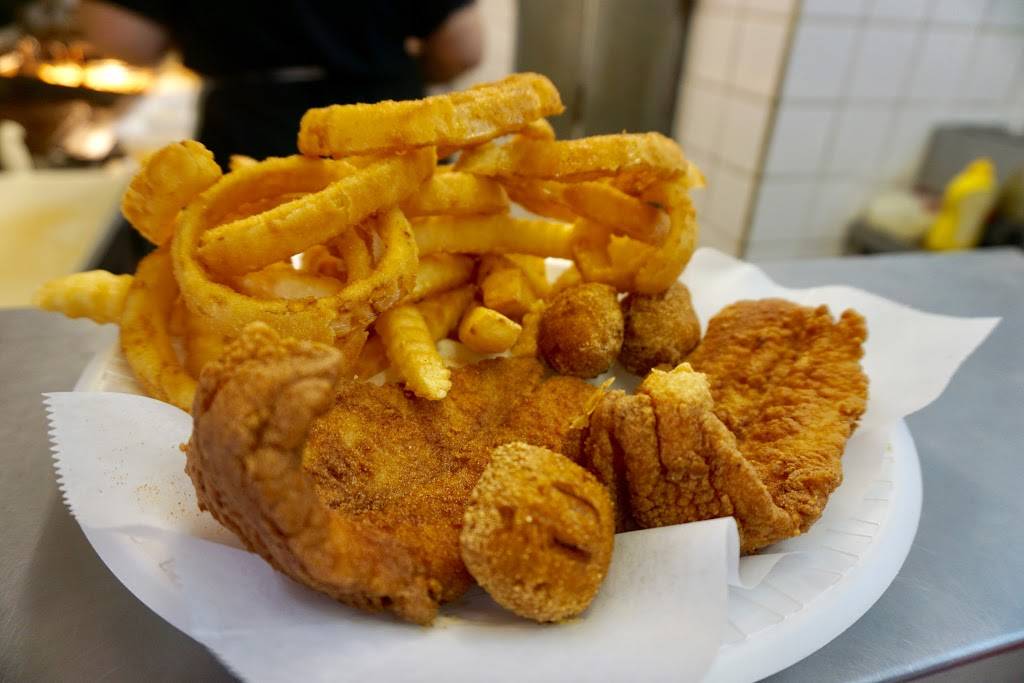 Carolina Grill of Easley | restaurant | 102 Fleetwood Dr, Easley, SC 29640, USA | 8648559537 OR +1 864-855-9537