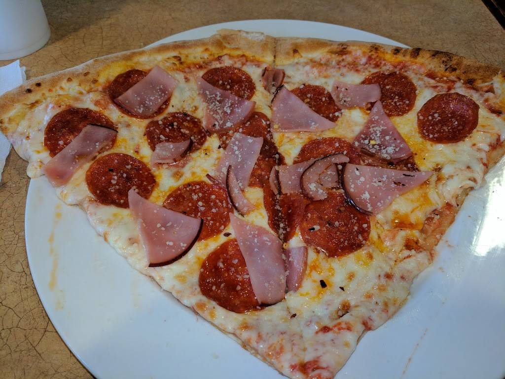 Strombolis Express | restaurant | 3434 Edwards Mill Rd, Raleigh, NC 27612, USA | 9197857075 OR +1 919-785-7075