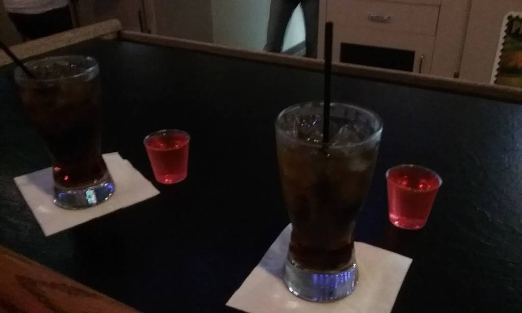 Canary Inn Bar & Grill | restaurant | 506 Center St, North Muskegon, MI 49445, USA | 2317442381 OR +1 231-744-2381