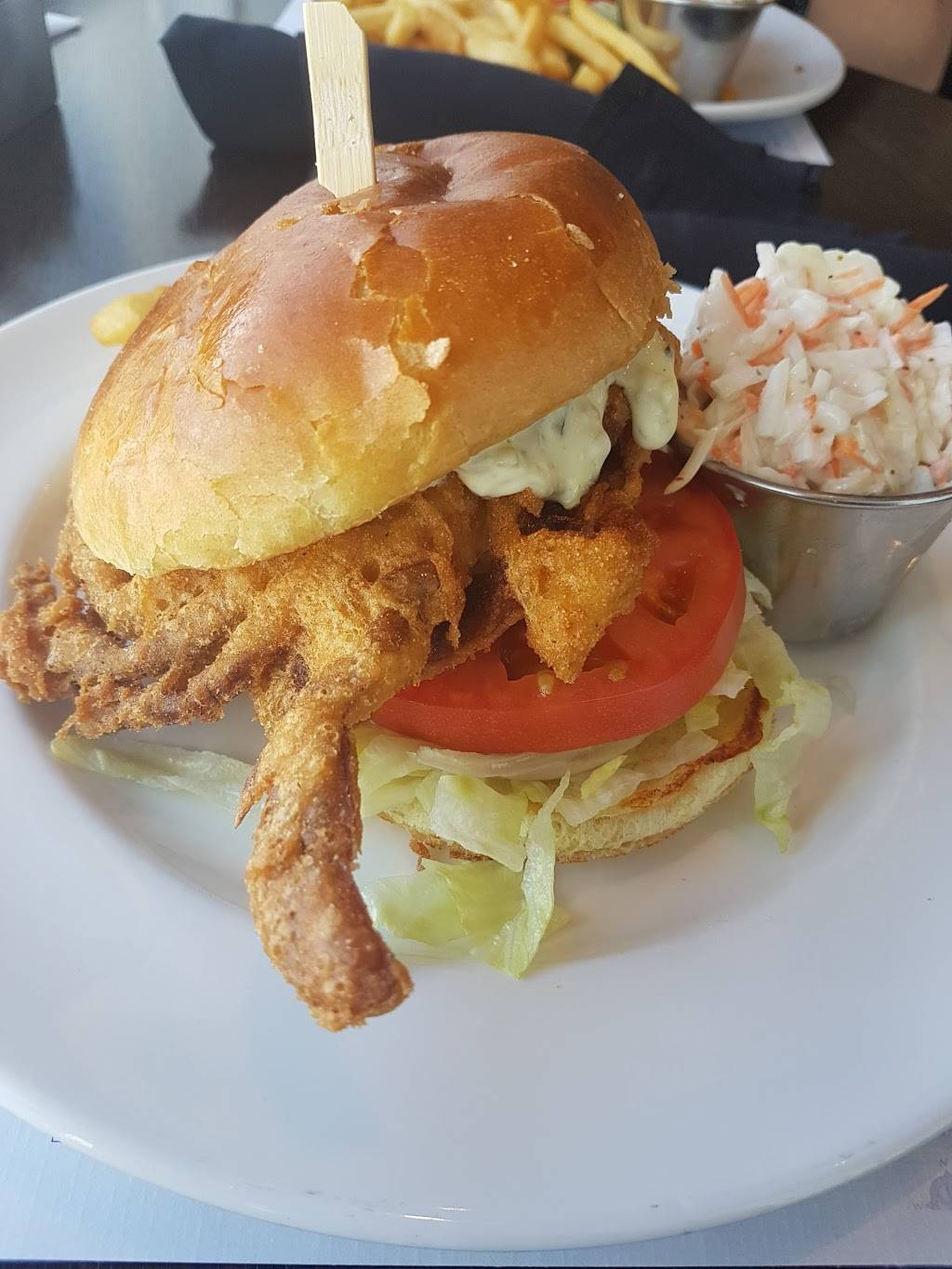 Legal Sea Foods | restaurant | Ronald Reagan Washington National Airport (DCA), 2401 S Smith Blvd, Arlington, VA 22202, USA | 5715515988 OR +1 571-551-5988