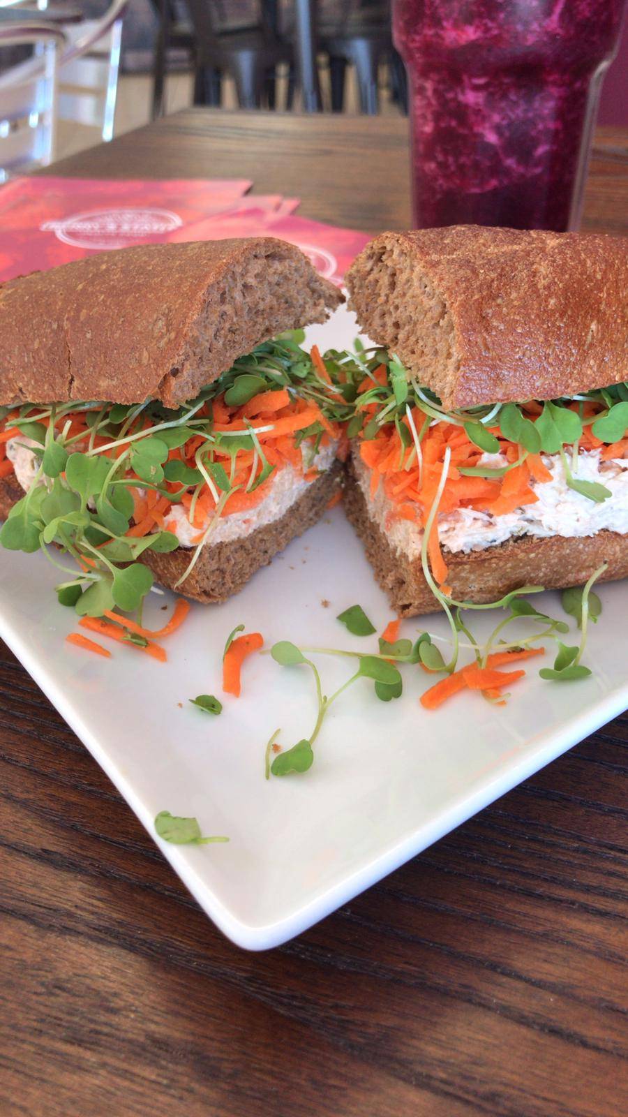 Berry’s Station | restaurant | 2147 FL-7, Margate, FL 33063, USA | 9545324943 OR +1 954-532-4943