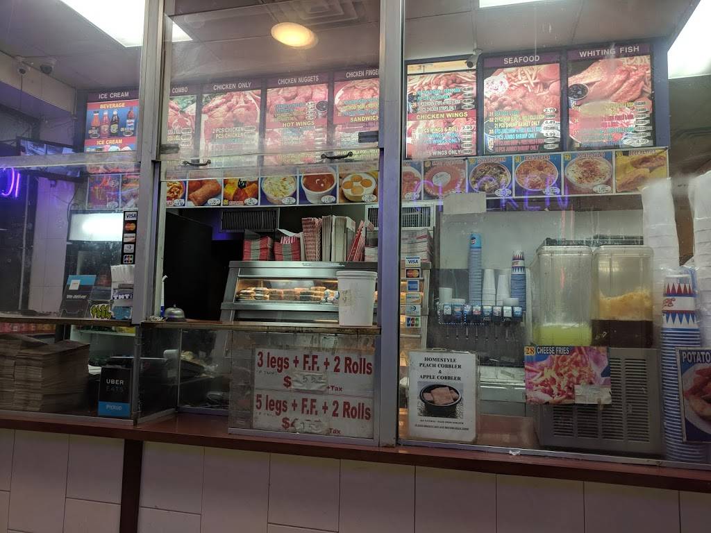 Crown Fried Chicken | restaurant | 1128 S Broad St, Philadelphia, PA 19146, USA | 2155469910 OR +1 215-546-9910