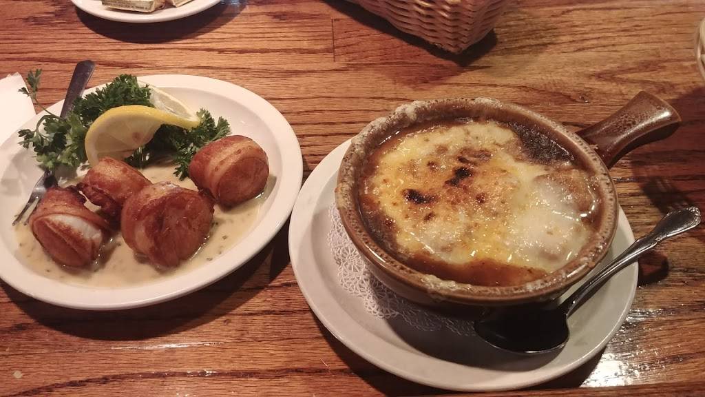 Coach & Four | restaurant | 5206 Williamson Rd, Roanoke, VA 24012, USA | 5403624220 OR +1 540-362-4220