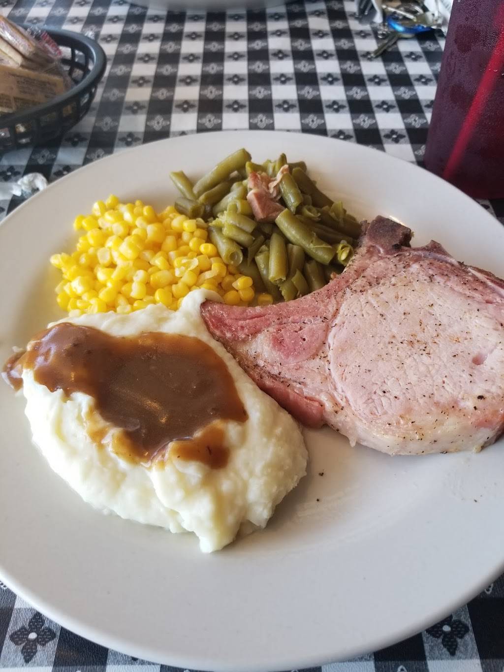 Nisbet Inn | restaurant | 6701 Nisbet Rd, Haubstadt, IN 47639, USA | 8129639305 OR +1 812-963-9305