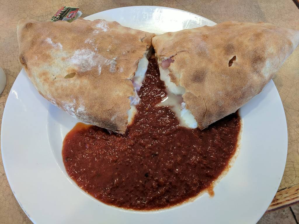 Strombolis Express | restaurant | 3434 Edwards Mill Rd, Raleigh, NC 27612, USA | 9197857075 OR +1 919-785-7075