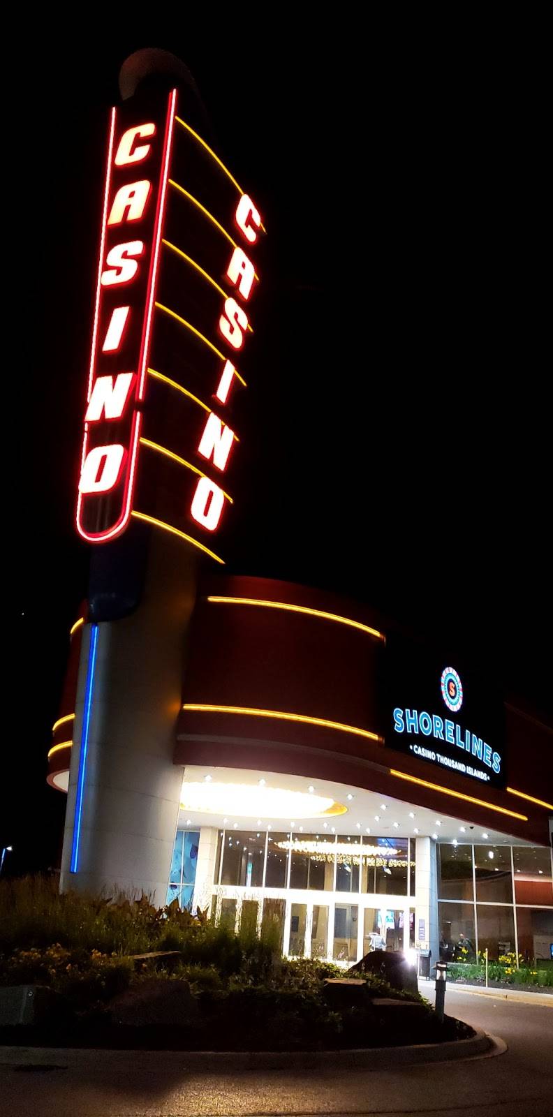 Shorelines Casino Thousand Islands | restaurant | 380 ON-2, Gananoque, ON K7G 2V4, Canada | 6133826800 OR +1 613-382-6800