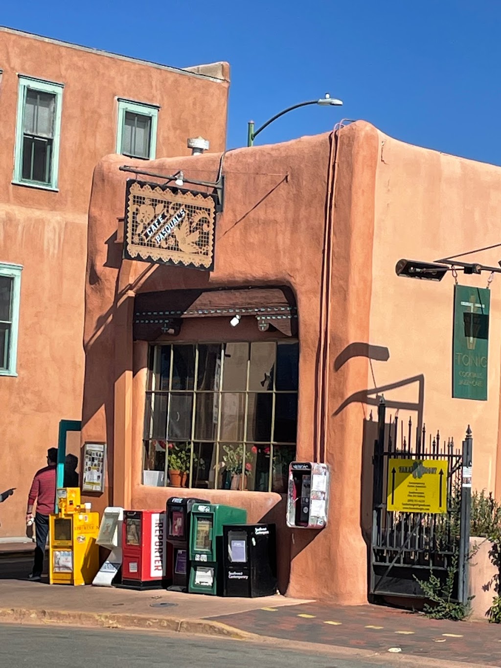 Cafe Pasquals | restaurant | 121 Don Gaspar Ave, Santa Fe, NM 87501, USA | 5059839340 OR +1 505-983-9340