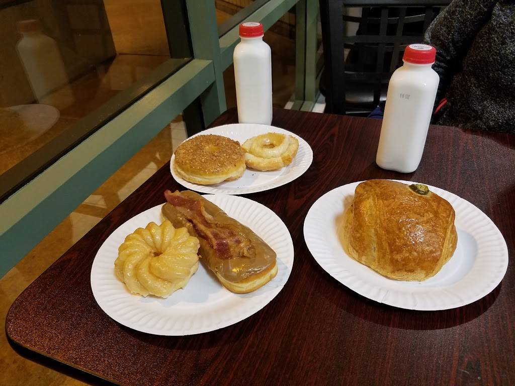 Donut Star Sandwiches and Bagels | cafe | 5365 Alton Pkwy # C, Irvine, CA 92604, USA | 8557336688 OR +1 855-733-6688